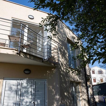 Apartment Davor Malinska Exterior photo