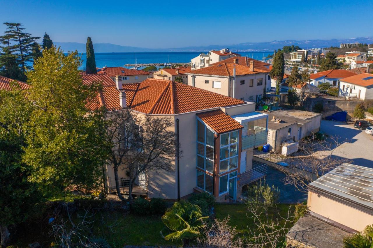 Apartment Davor Malinska Exterior photo