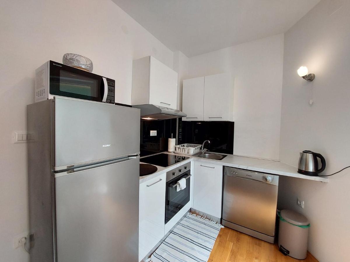 Apartment Davor Malinska Exterior photo